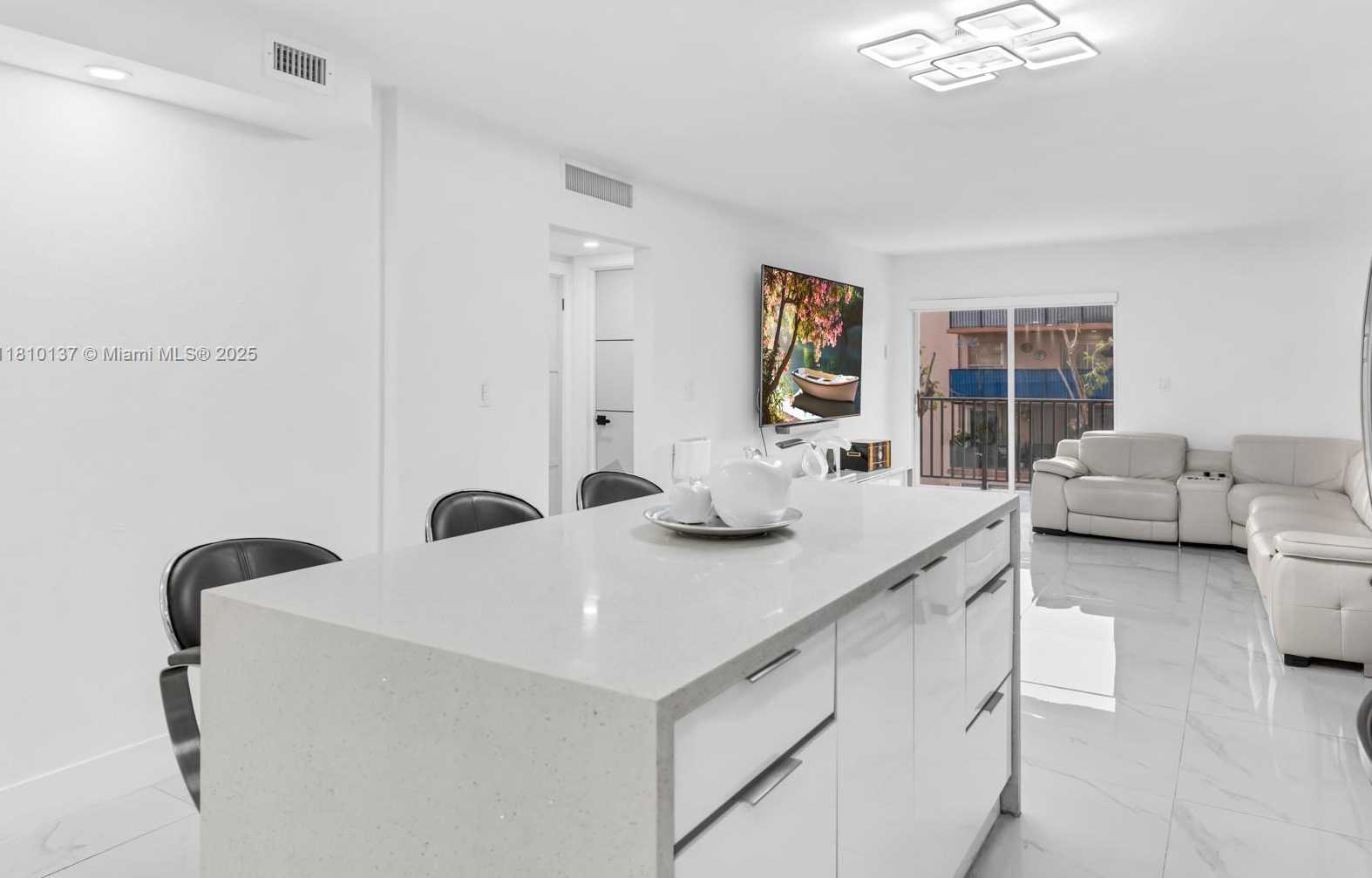 Small Image of 1890 WEST 56TH ST #1307, Hialeah Number 11