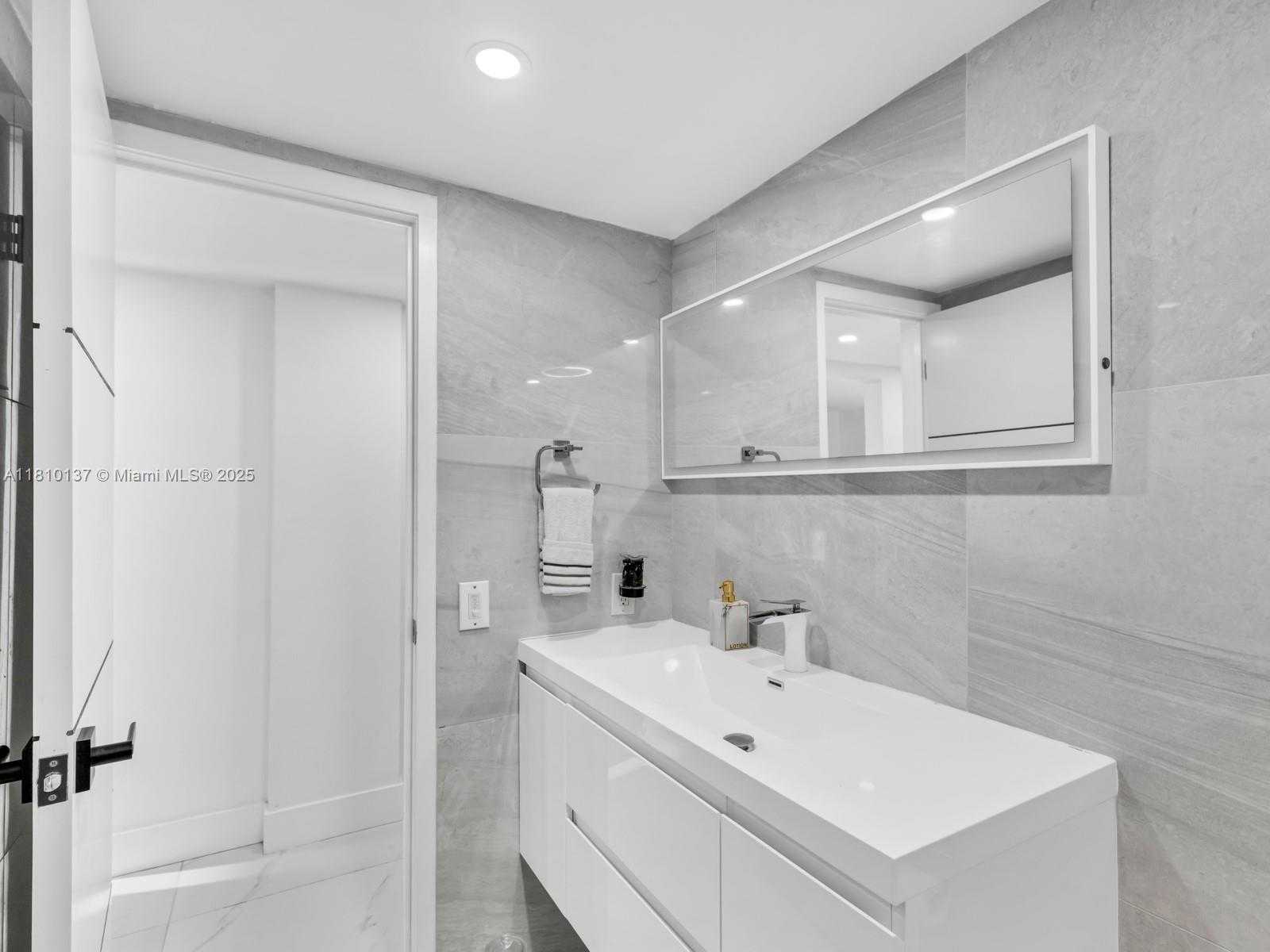 Small Image of 1890 WEST 56TH ST #1307, Hialeah Number 22