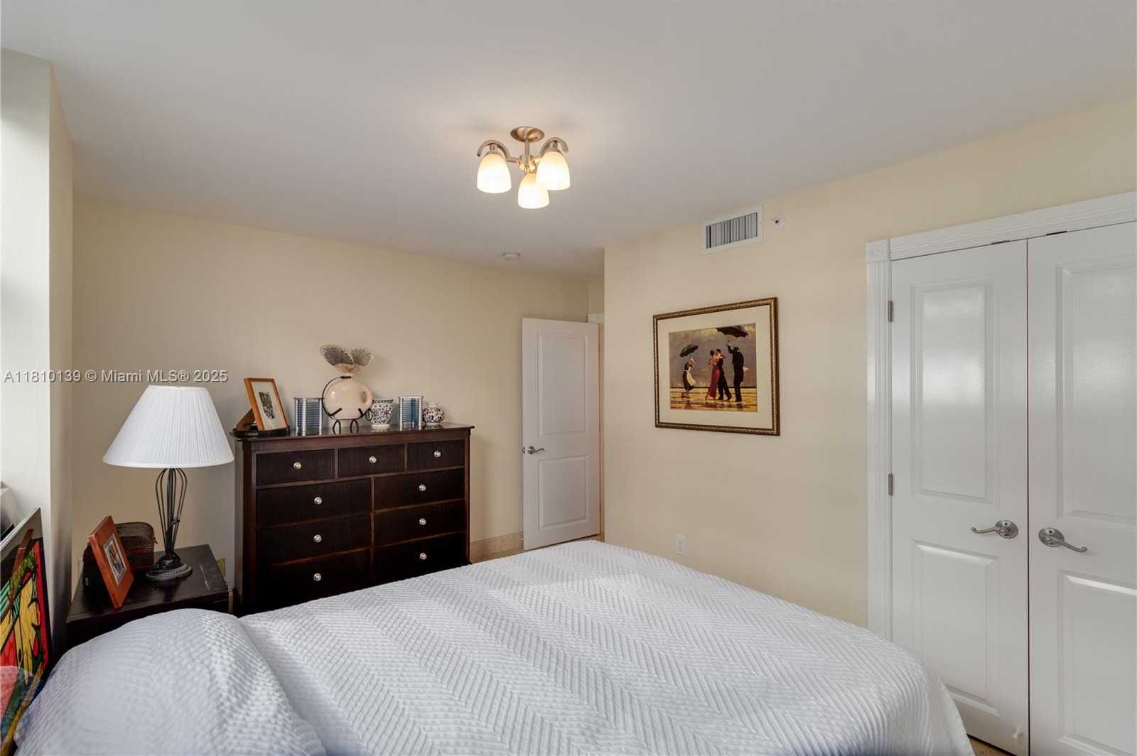 Small Image of 1623 COLLINS AVE #509, Miami Beach Number 11