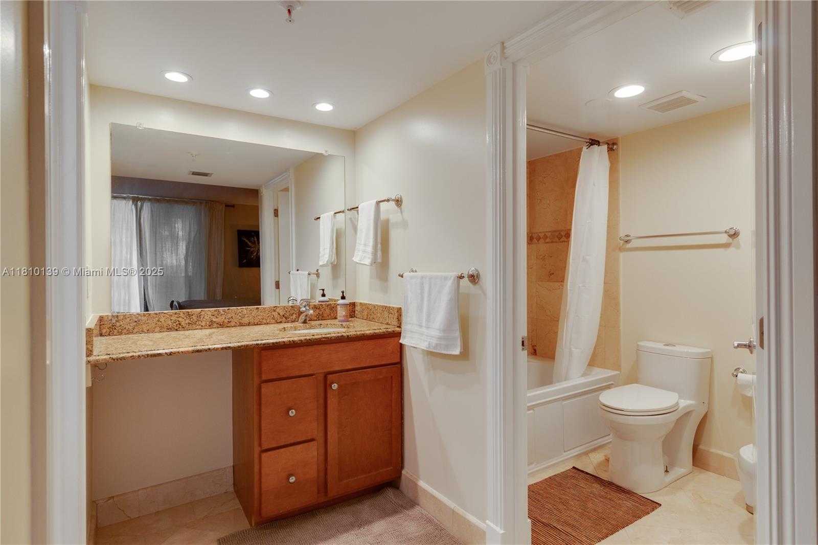 Small Image of 1623 COLLINS AVE #509, Miami Beach Number 17