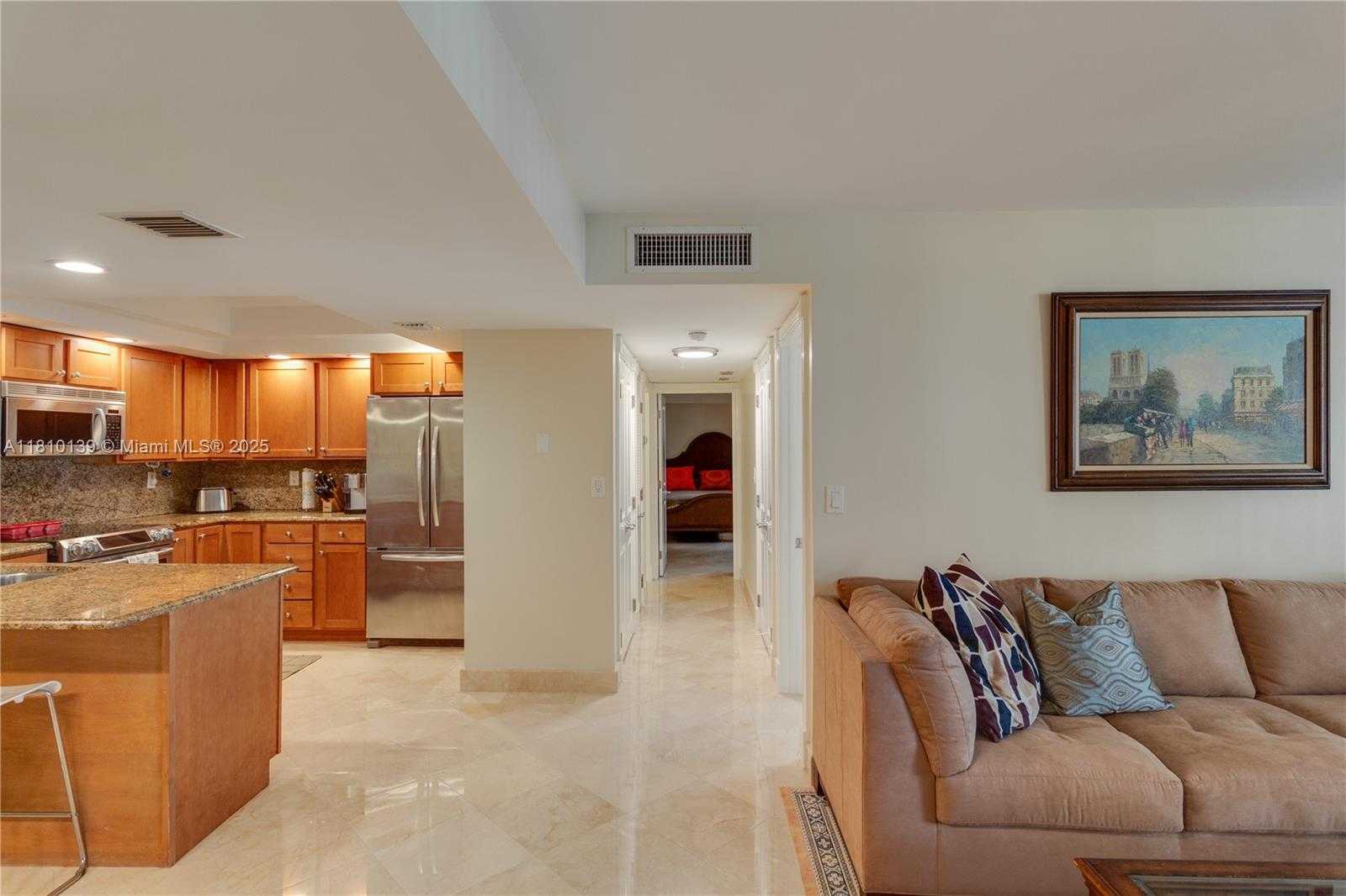 Small Image of 1623 COLLINS AVE #509, Miami Beach Number 9