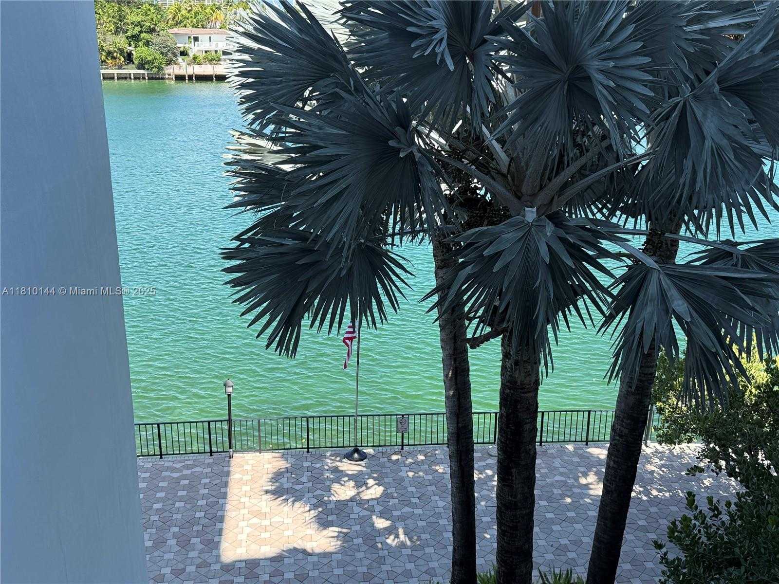 Small Image of 10101 EAST BAY HARBOR DR #401, Bay Harbor Islands Number 16