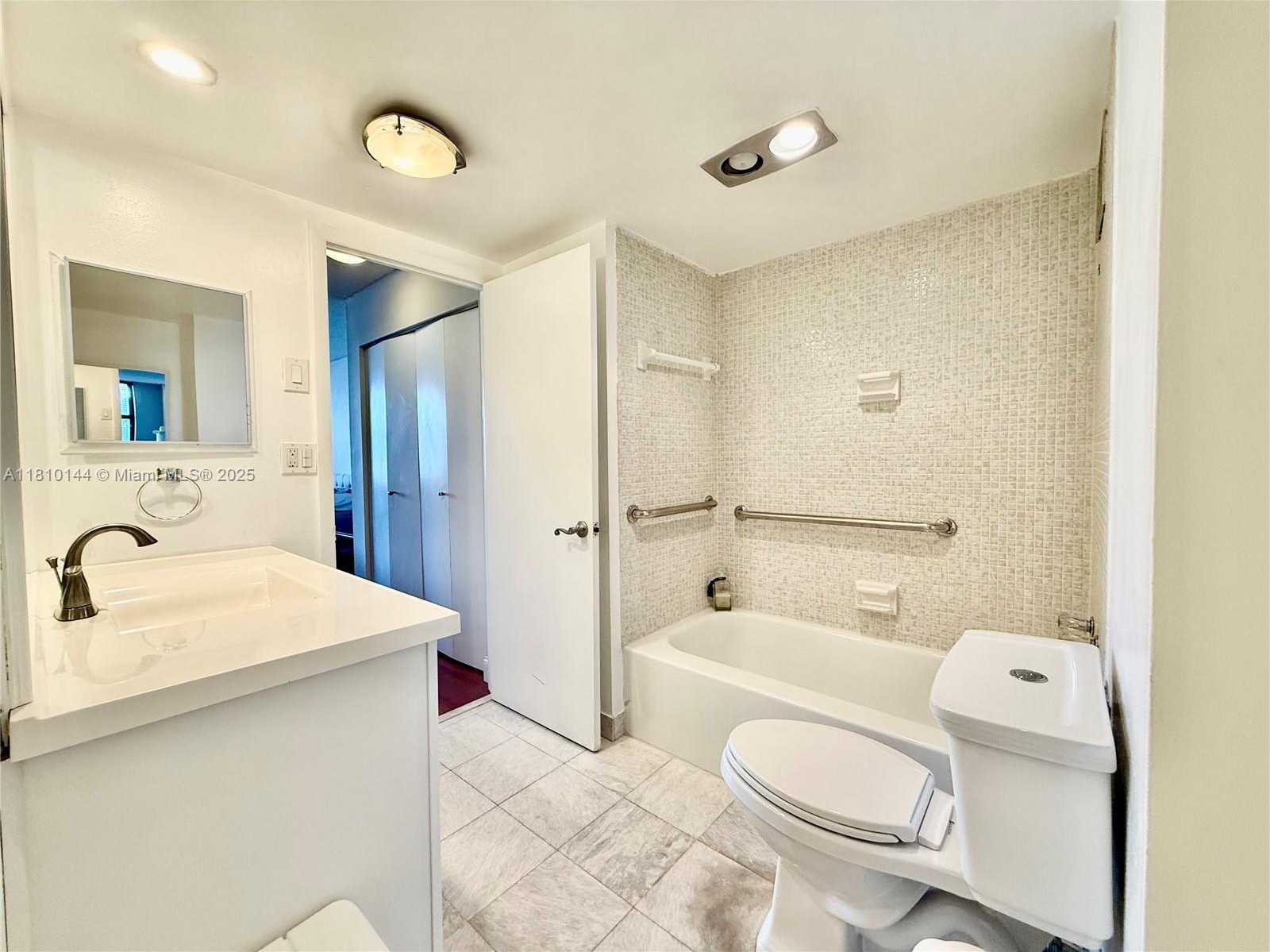 Small Image of 10101 EAST BAY HARBOR DR #401, Bay Harbor Islands Number 26