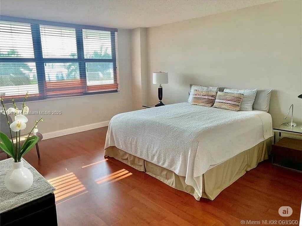 Small Image of 10101 EAST BAY HARBOR DR #401, Bay Harbor Islands Number 32
