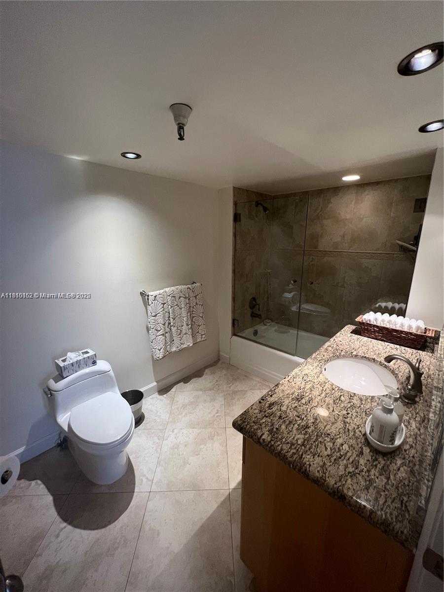 Small Image of 15645 Collins Ave, Sunny Isles Beach, FL 33160, USA Number 10