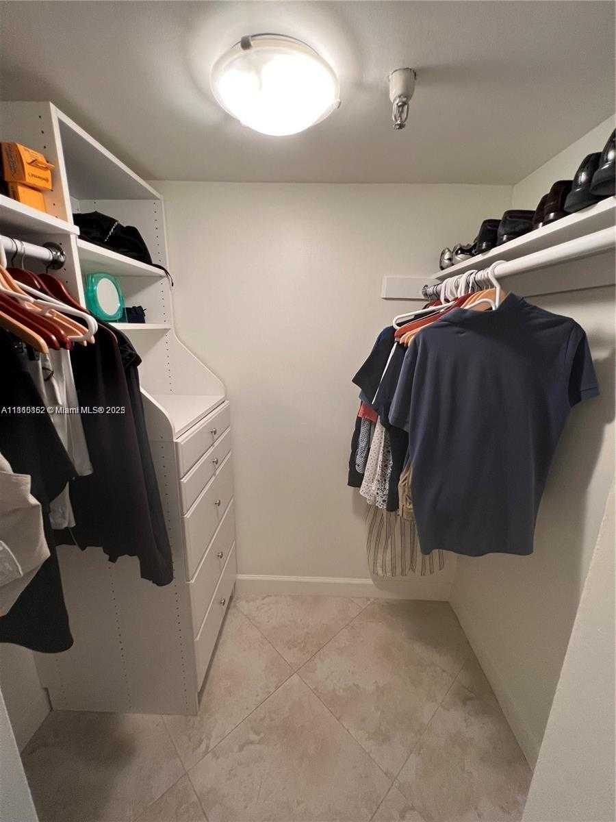 Small Image of 15645 Collins Ave, Sunny Isles Beach, FL 33160, USA Number 11