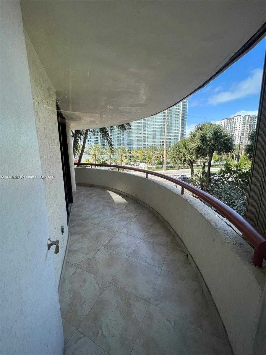 Small Image of 15645 Collins Ave, Sunny Isles Beach, FL 33160, USA Number 16
