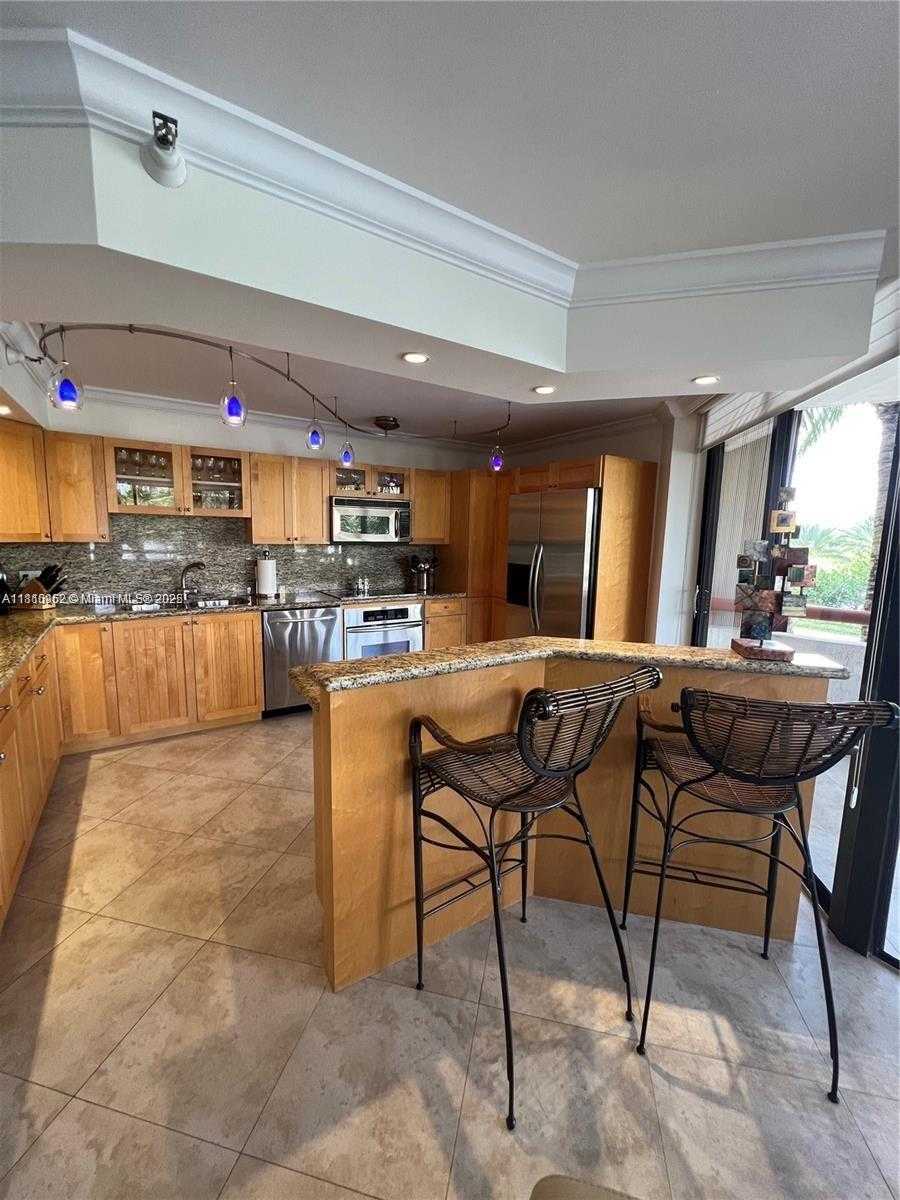 Small Image of 15645 Collins Ave, Sunny Isles Beach, FL 33160, USA Number 5