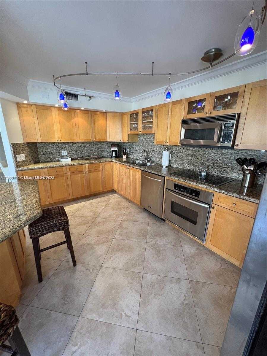 Small Image of 15645 Collins Ave, Sunny Isles Beach, FL 33160, USA Number 6