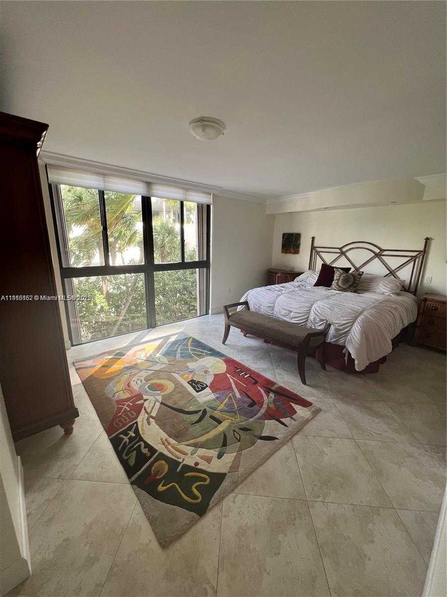 Small Image of 15645 Collins Ave, Sunny Isles Beach, FL 33160, USA Number 7