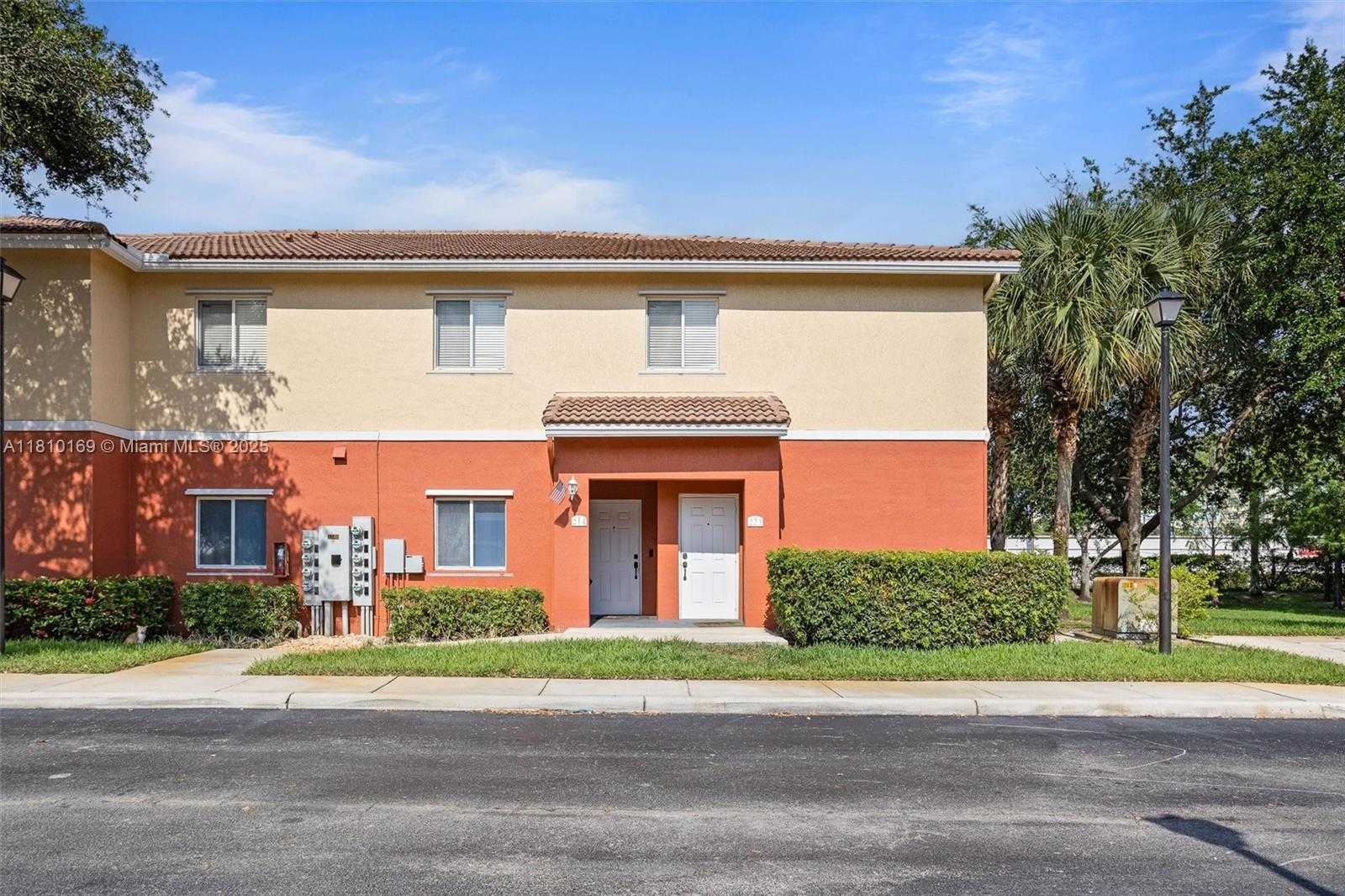 Small Image of 3340 PALOMINO DR #214-2, Davie Number 14