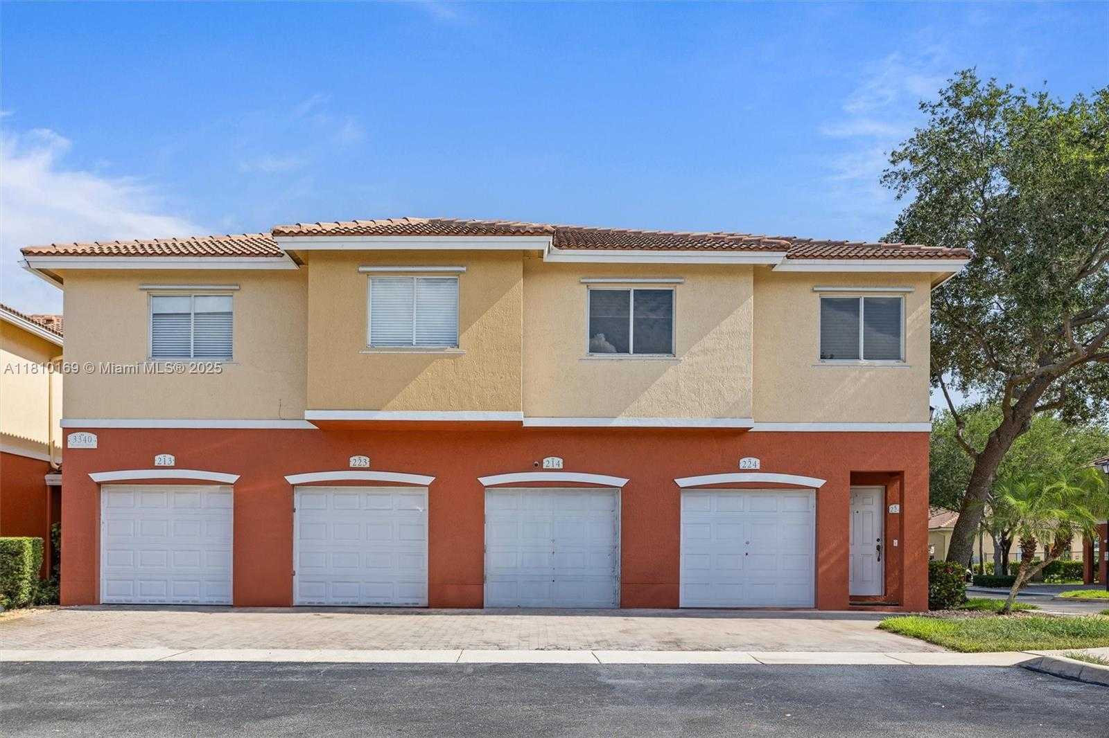 Small Image of 3340 PALOMINO DR #214-2, Davie Number 15