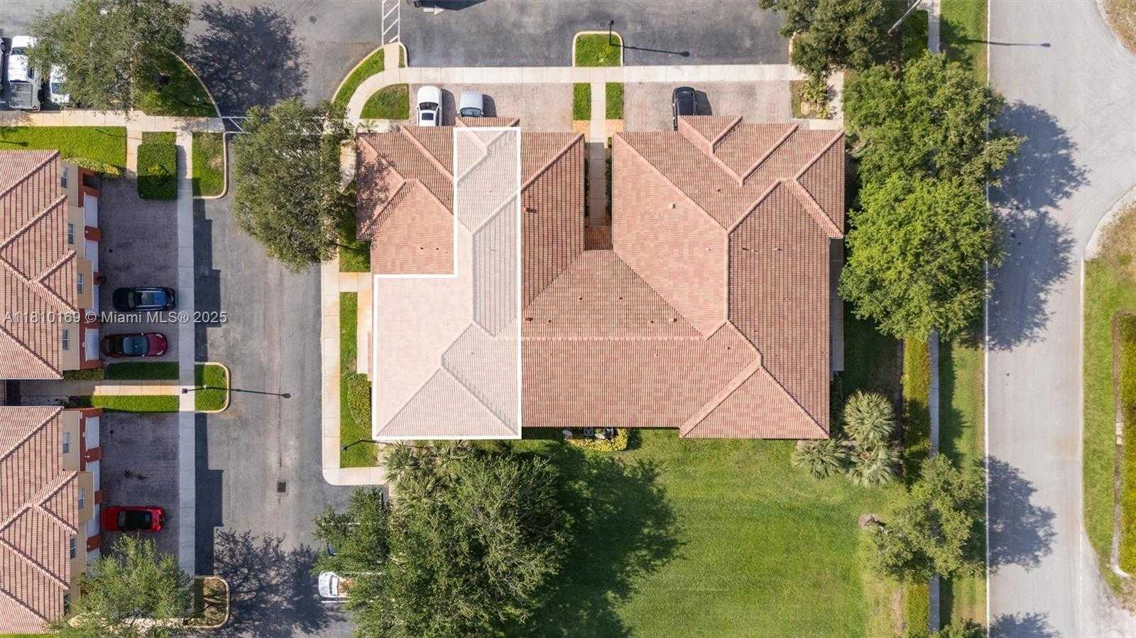 Small Image of 3340 PALOMINO DR #214-2, Davie Number 17