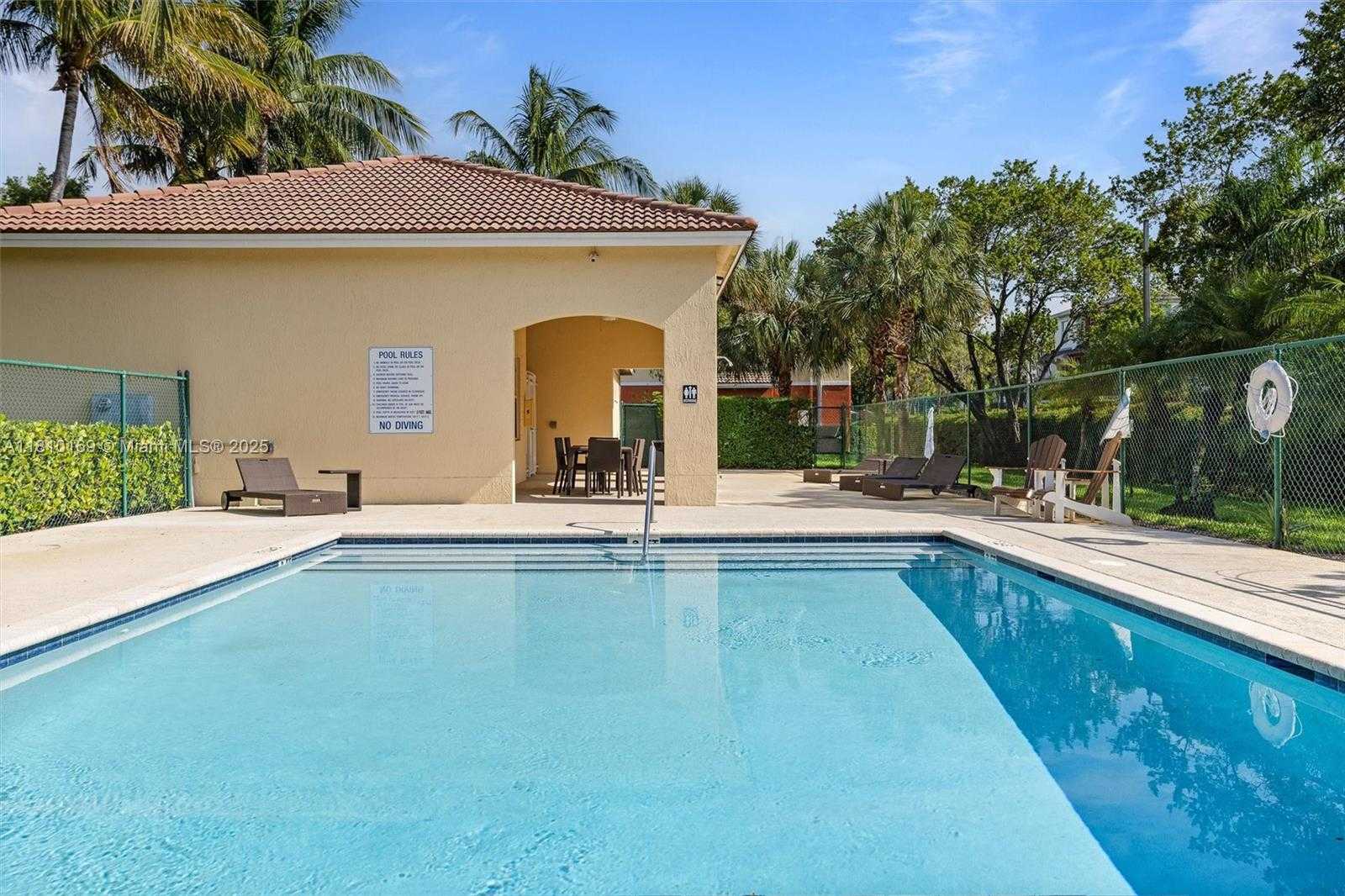 Small Image of 3340 PALOMINO DR #214-2, Davie Number 18