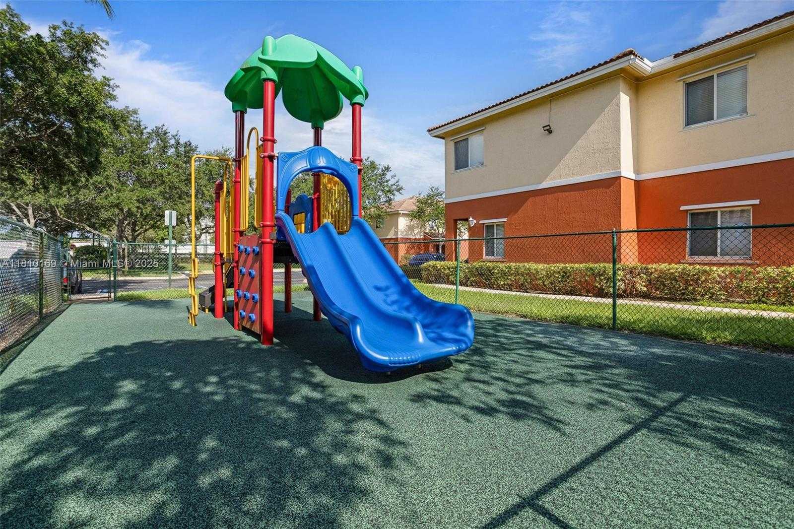 Small Image of 3340 PALOMINO DR #214-2, Davie Number 19