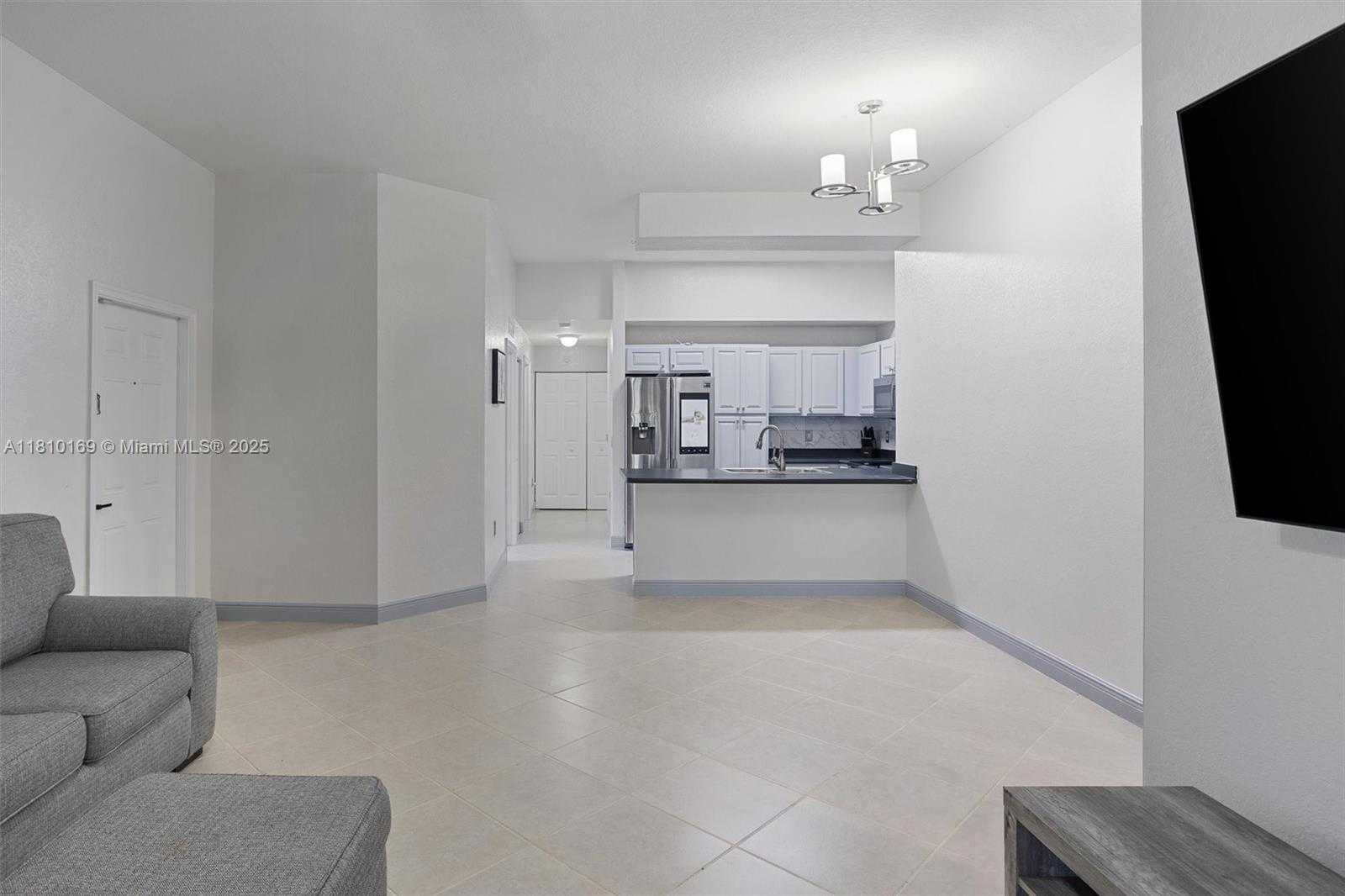 Small Image of 3340 PALOMINO DR #214-2, Davie Number 6