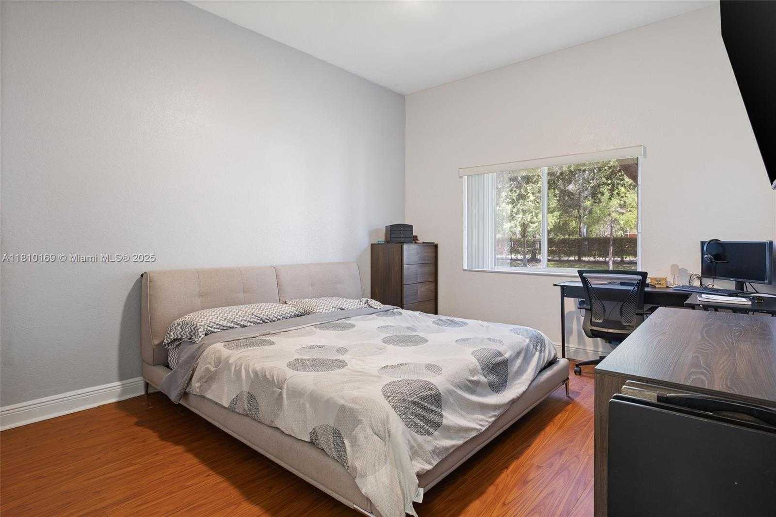 Small Image of 3340 PALOMINO DR #214-2, Davie Number 9