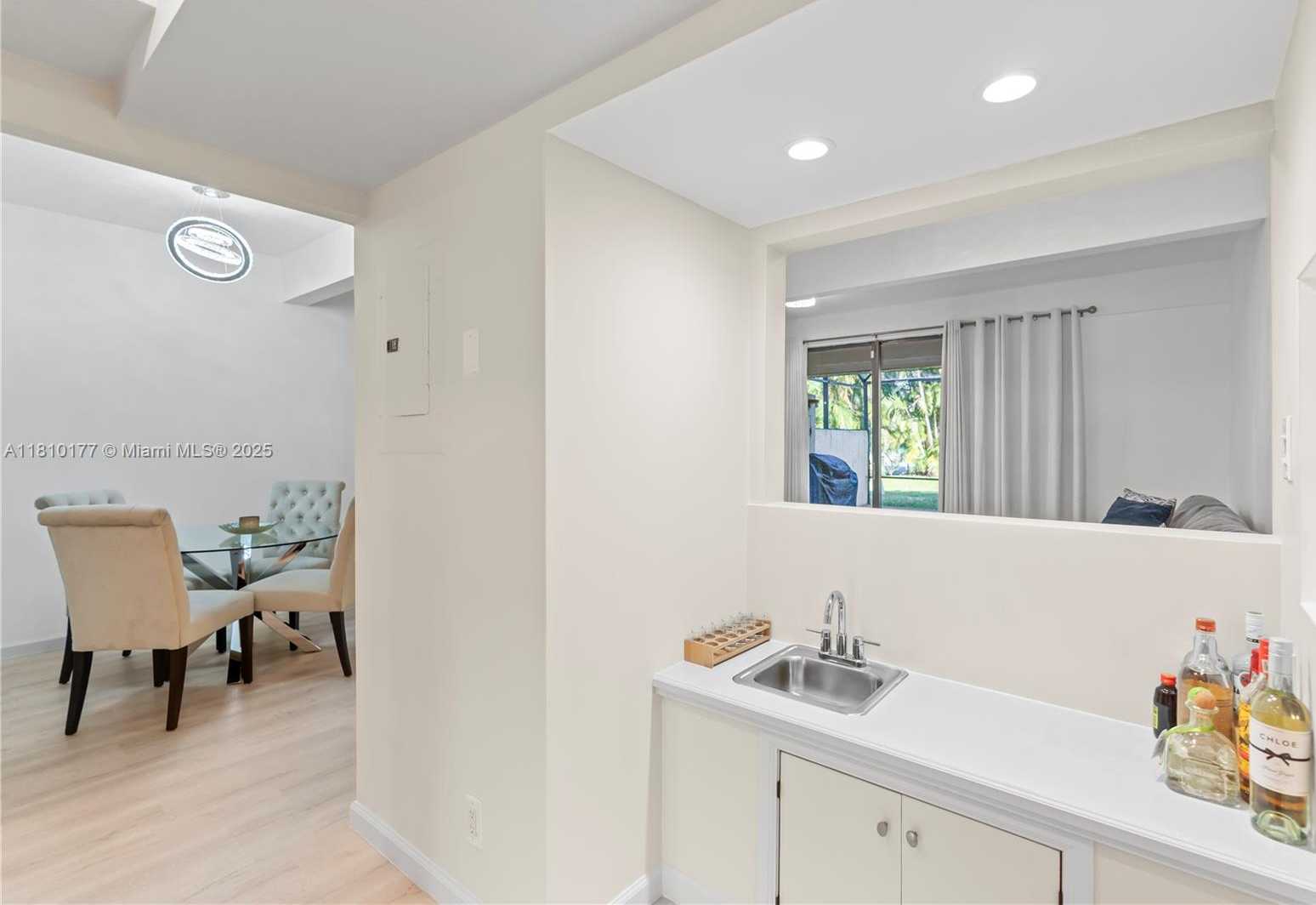 Small Image of 760 EAST COCO PLUM CIR, Plantation Number 12