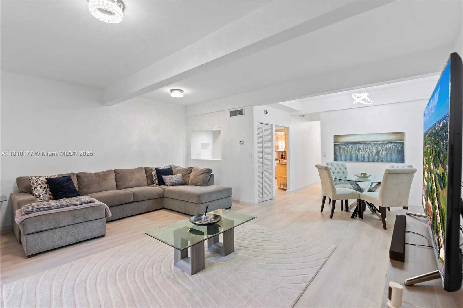 Small Image of 760 EAST COCO PLUM CIR, Plantation Number 16