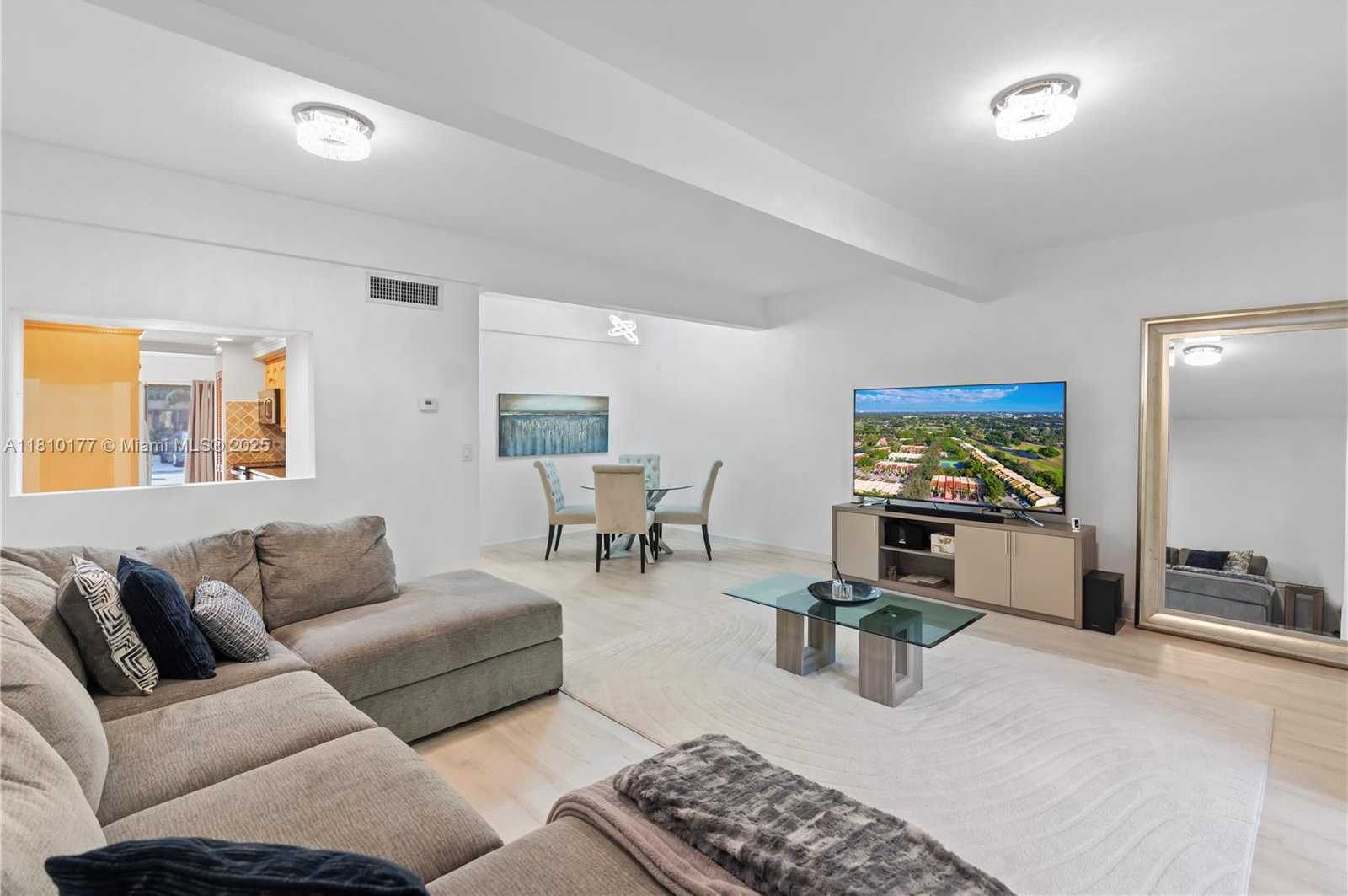 Small Image of 760 EAST COCO PLUM CIR, Plantation Number 17