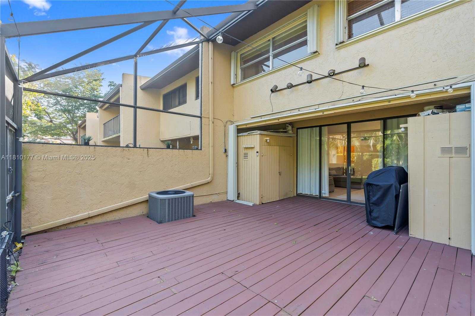 Small Image of 760 EAST COCO PLUM CIR, Plantation Number 21
