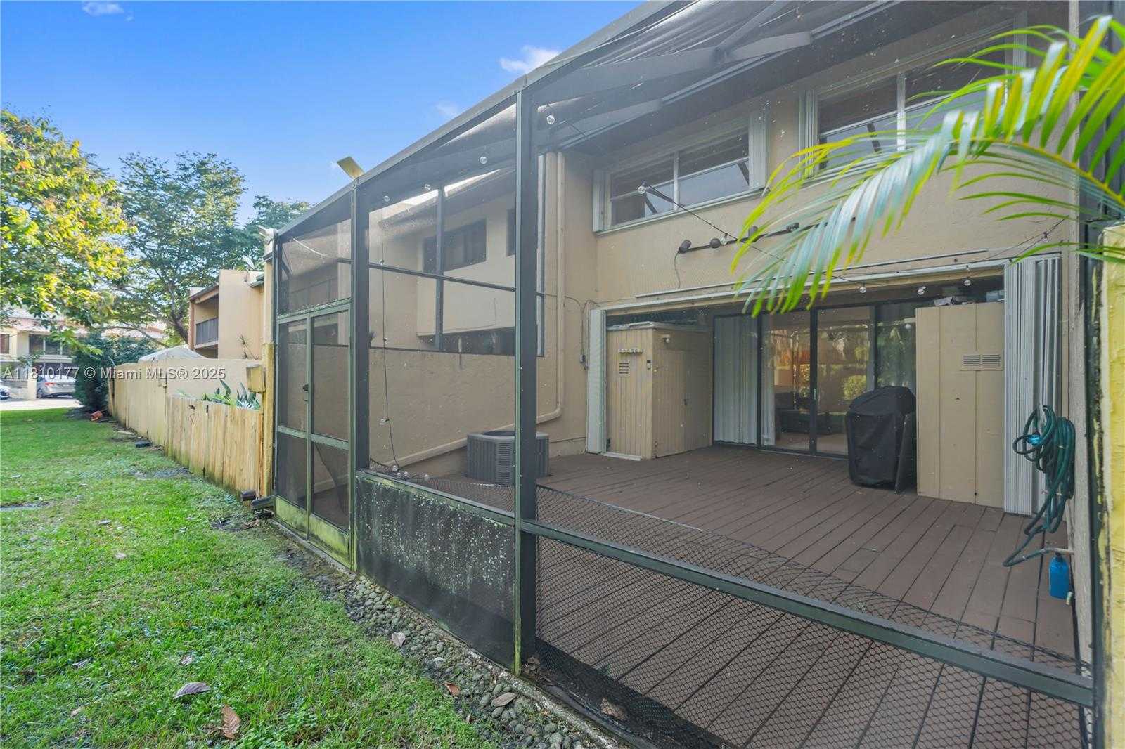 Small Image of 760 EAST COCO PLUM CIR, Plantation Number 23