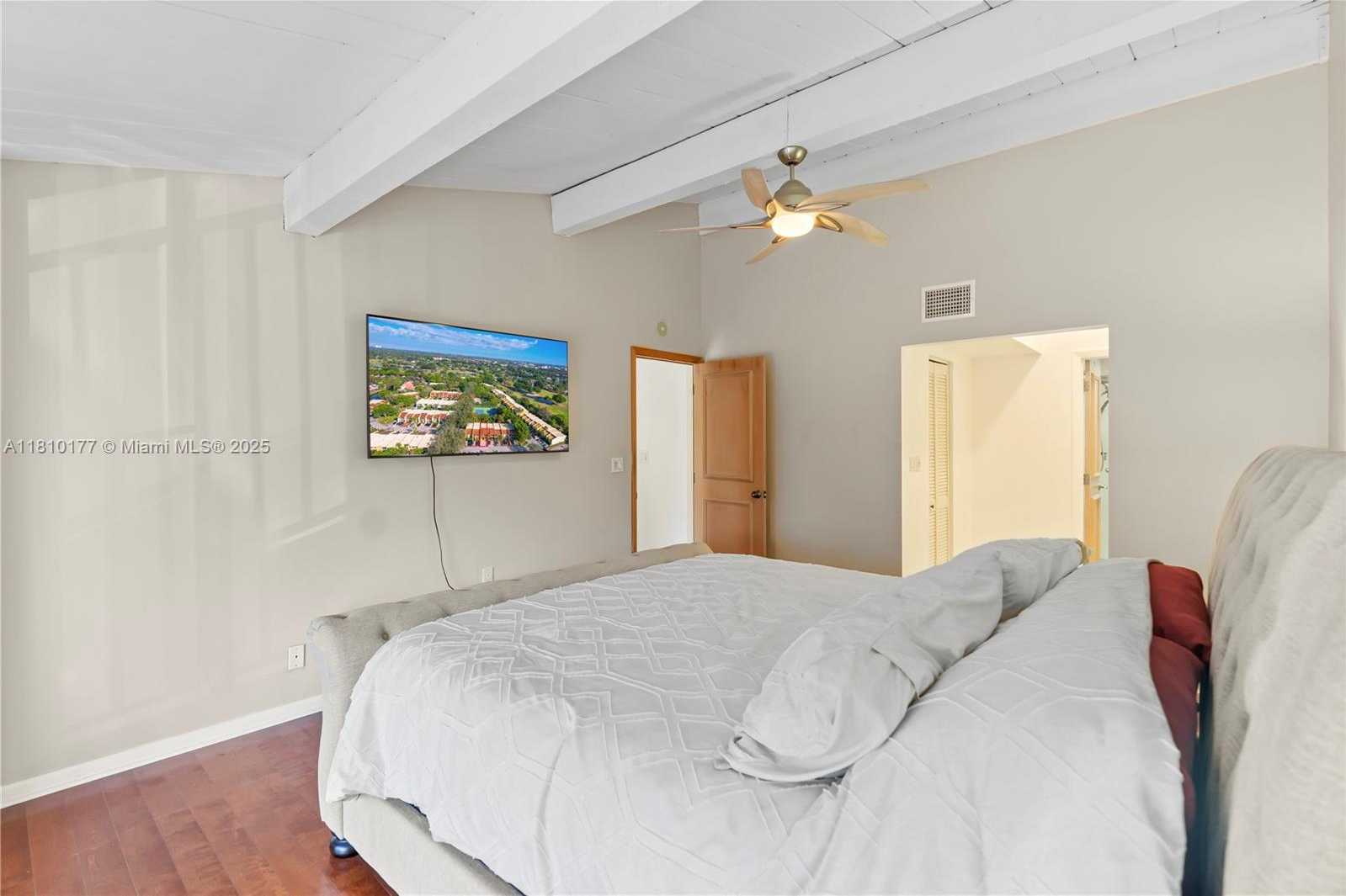 Small Image of 760 EAST COCO PLUM CIR, Plantation Number 26