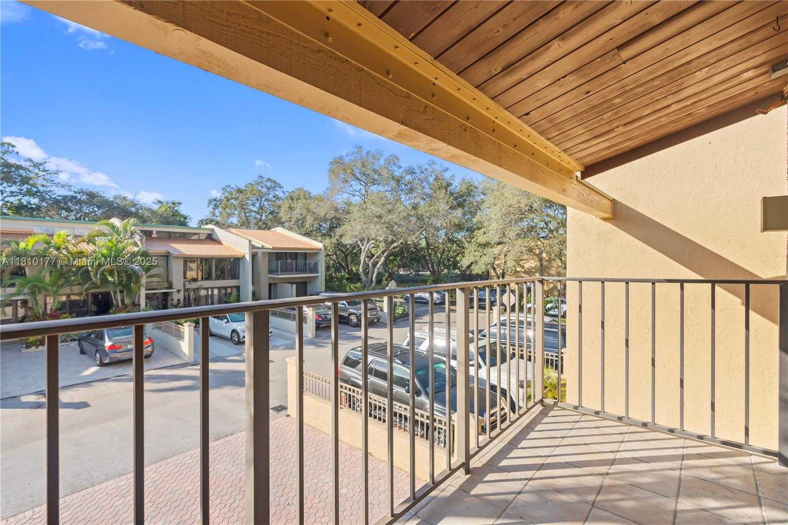 Small Image of 760 EAST COCO PLUM CIR, Plantation Number 27