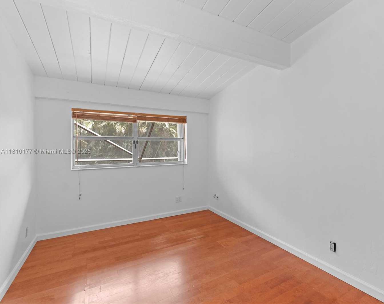 Small Image of 760 EAST COCO PLUM CIR, Plantation Number 33