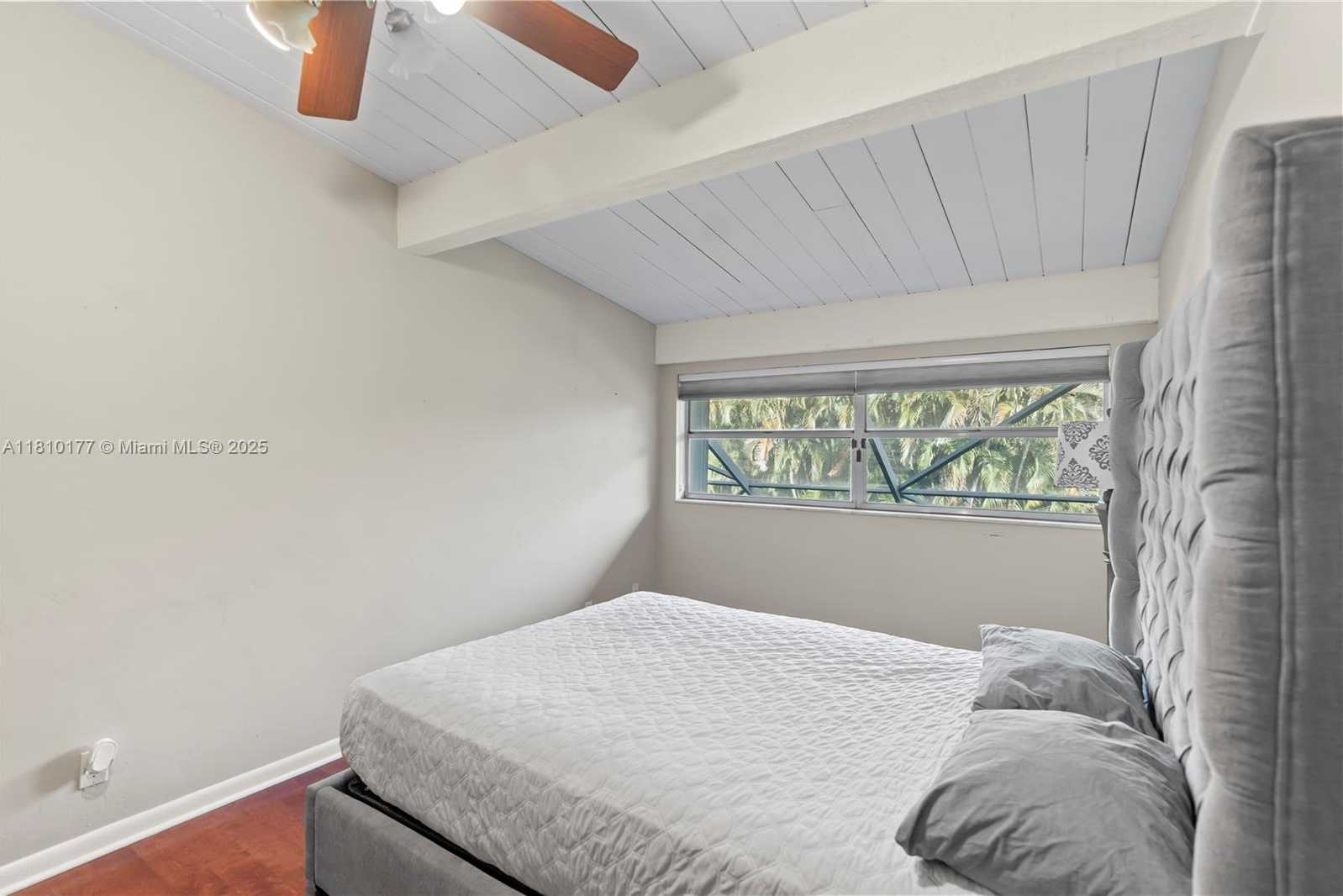 Small Image of 760 EAST COCO PLUM CIR, Plantation Number 35