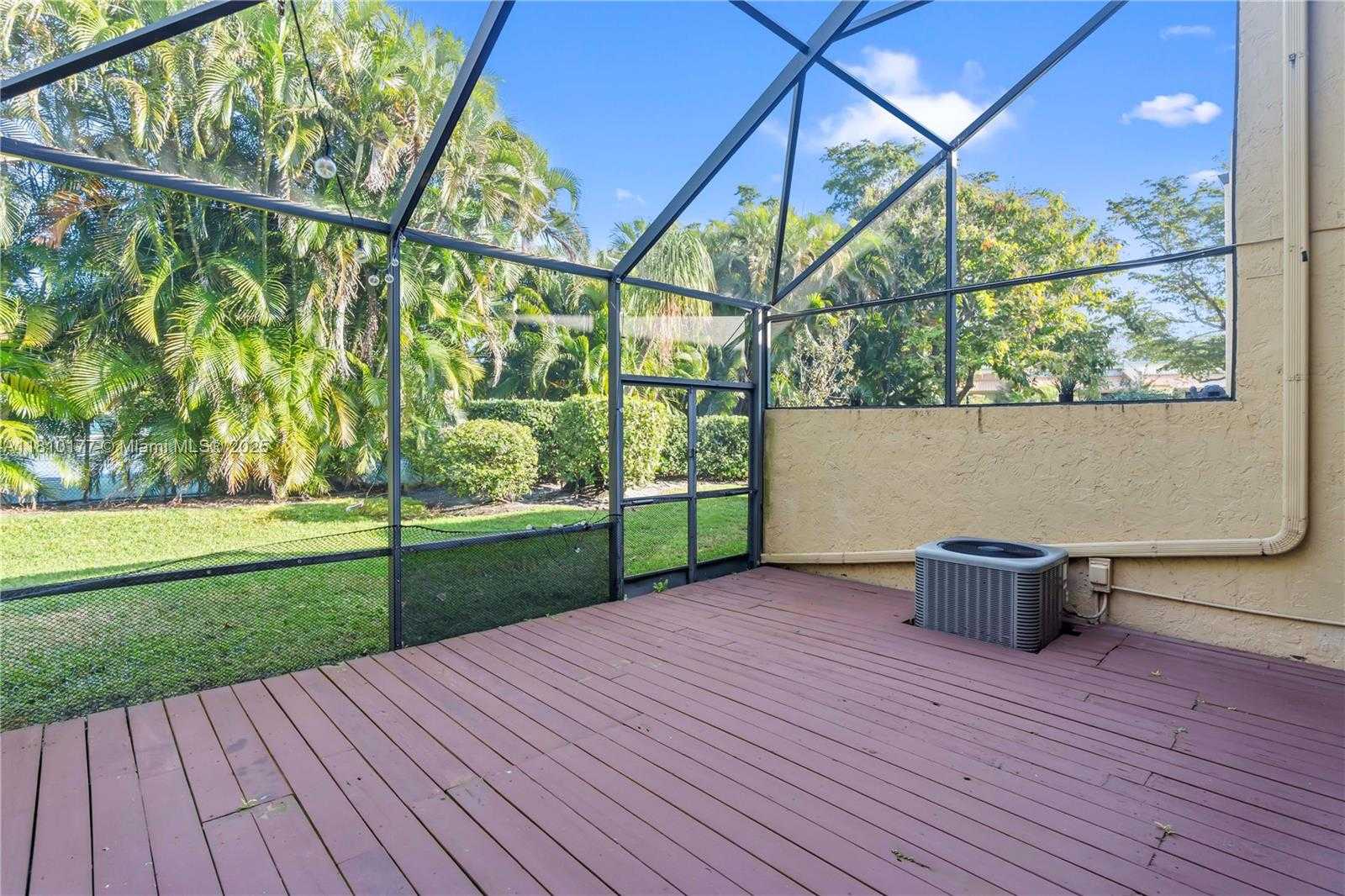Small Image of 760 EAST COCO PLUM CIR, Plantation Number 37
