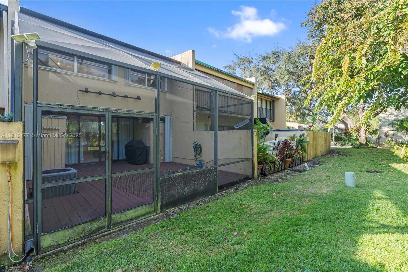 Small Image of 760 EAST COCO PLUM CIR, Plantation Number 39
