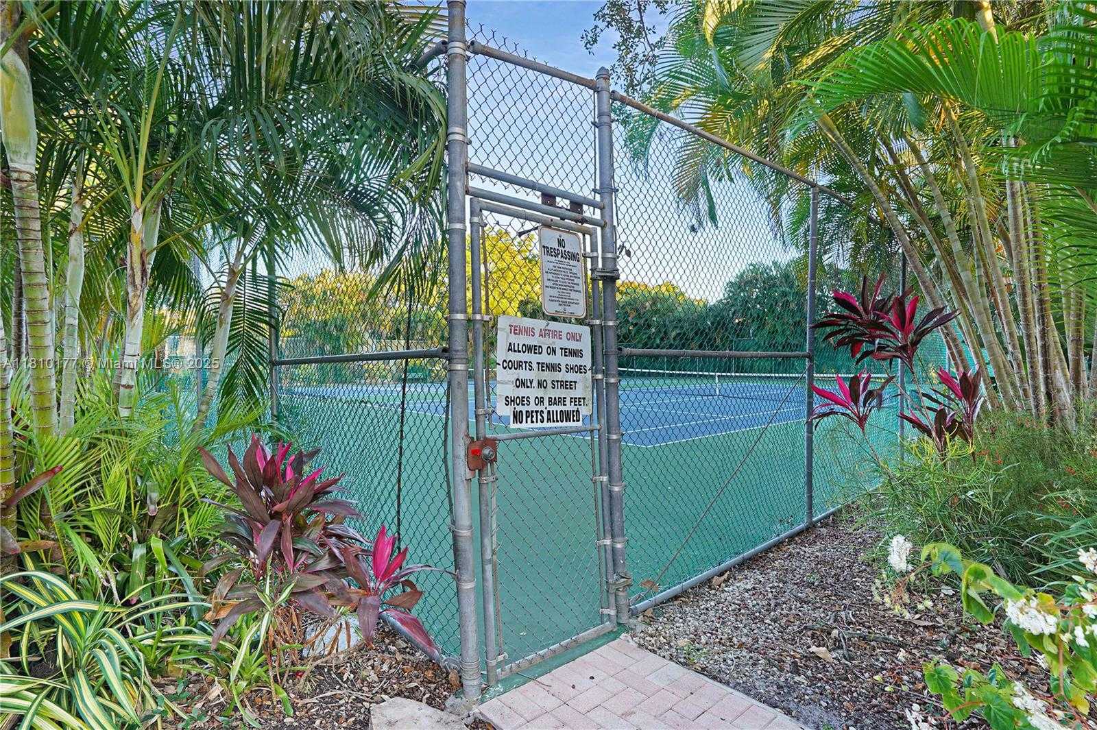 Small Image of 760 EAST COCO PLUM CIR, Plantation Number 41