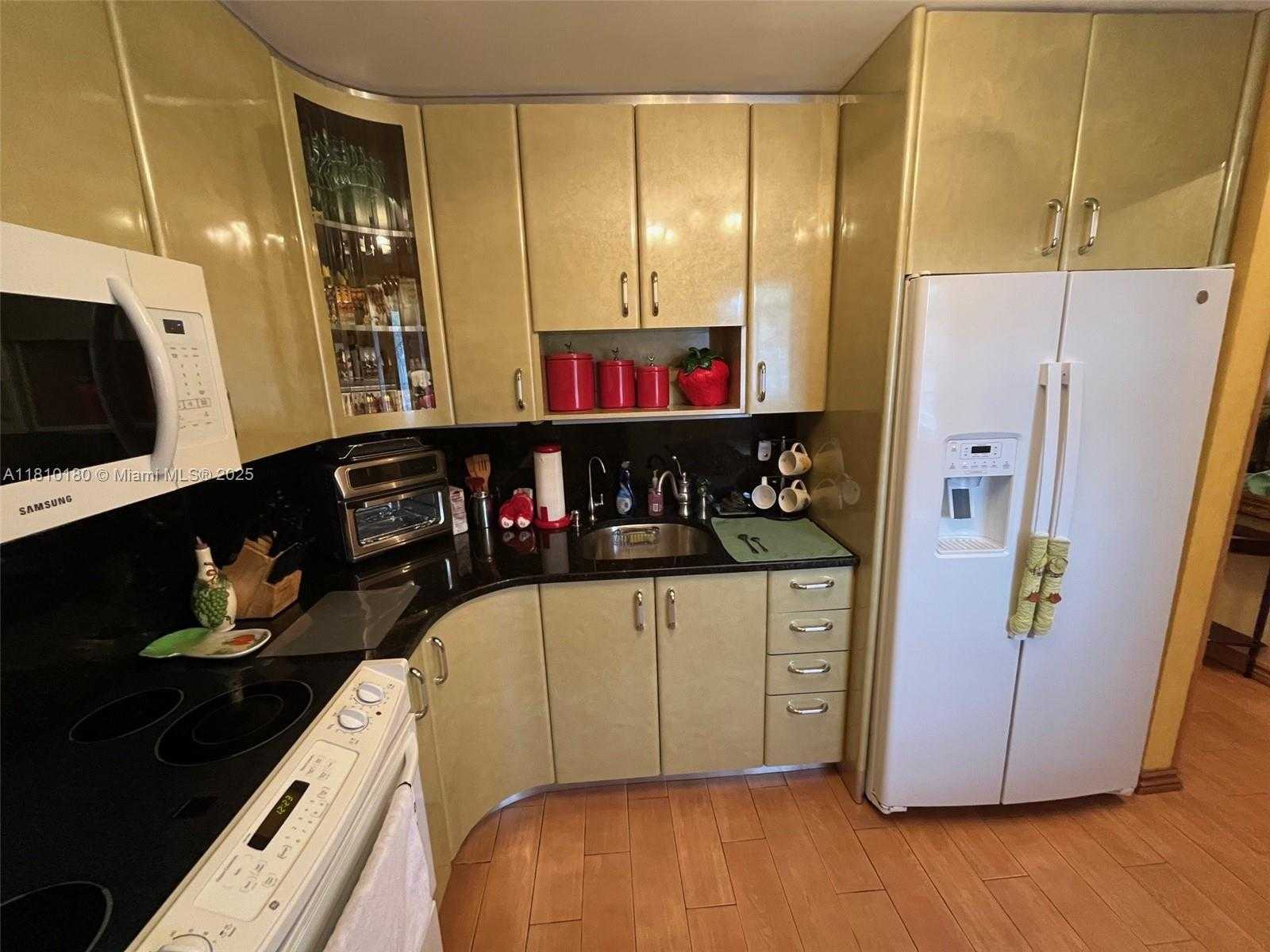 Small Image of 3551 NORTH EAST 169TH ST #301, North Miami Beach Number 2