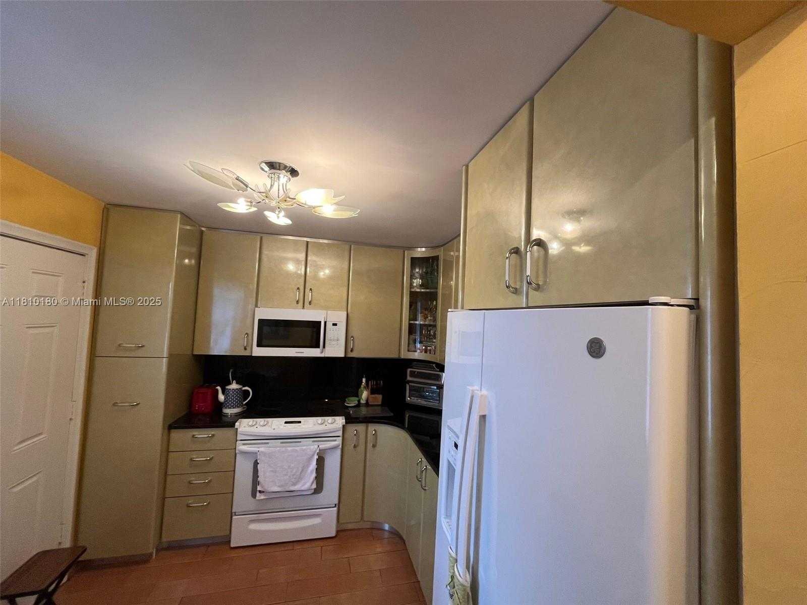 Small Image of 3551 NORTH EAST 169TH ST #301, North Miami Beach Number 3
