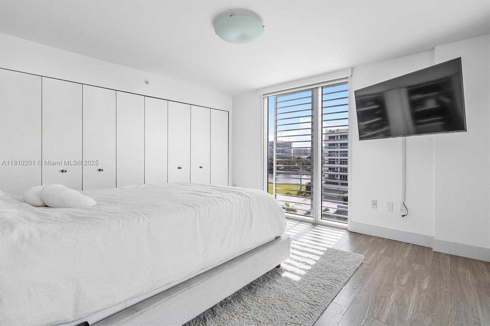 Small Image of 1025 92ND ST #707, Bay Harbor Islands Number 11