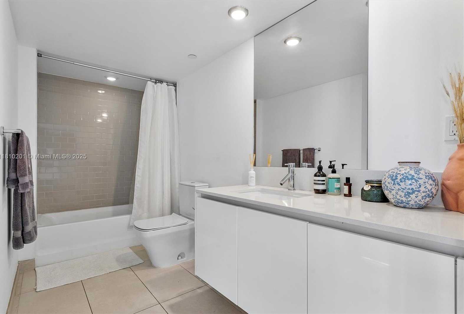 Small Image of 1025 92ND ST #707, Bay Harbor Islands Number 17