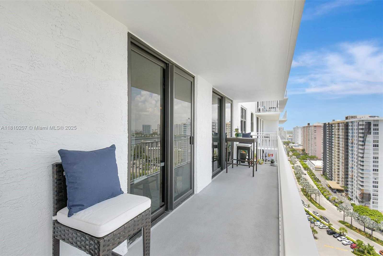 Small Image of 210 174TH ST #2212, Sunny Isles Beach Number 3