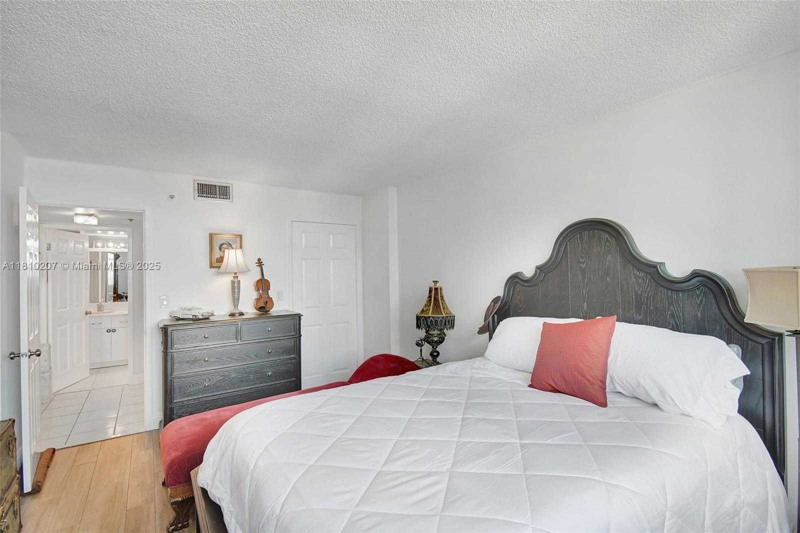Small Image of 210 174TH ST #2212, Sunny Isles Beach Number 33