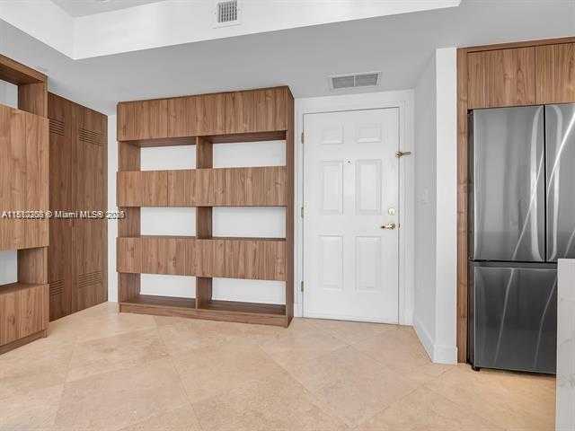 Small Image of 4100 SALZEDO ST #901, Coral Gables Number 25