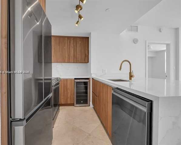Small Image of 4100 SALZEDO ST #901, Coral Gables Number 3