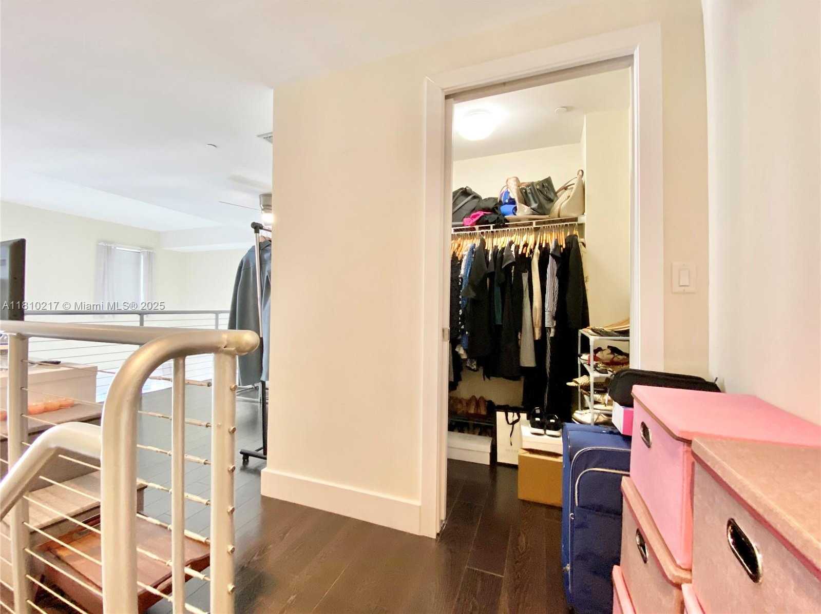 Small Image of 1060 BRICKELL AVE #801, Miami Number 13