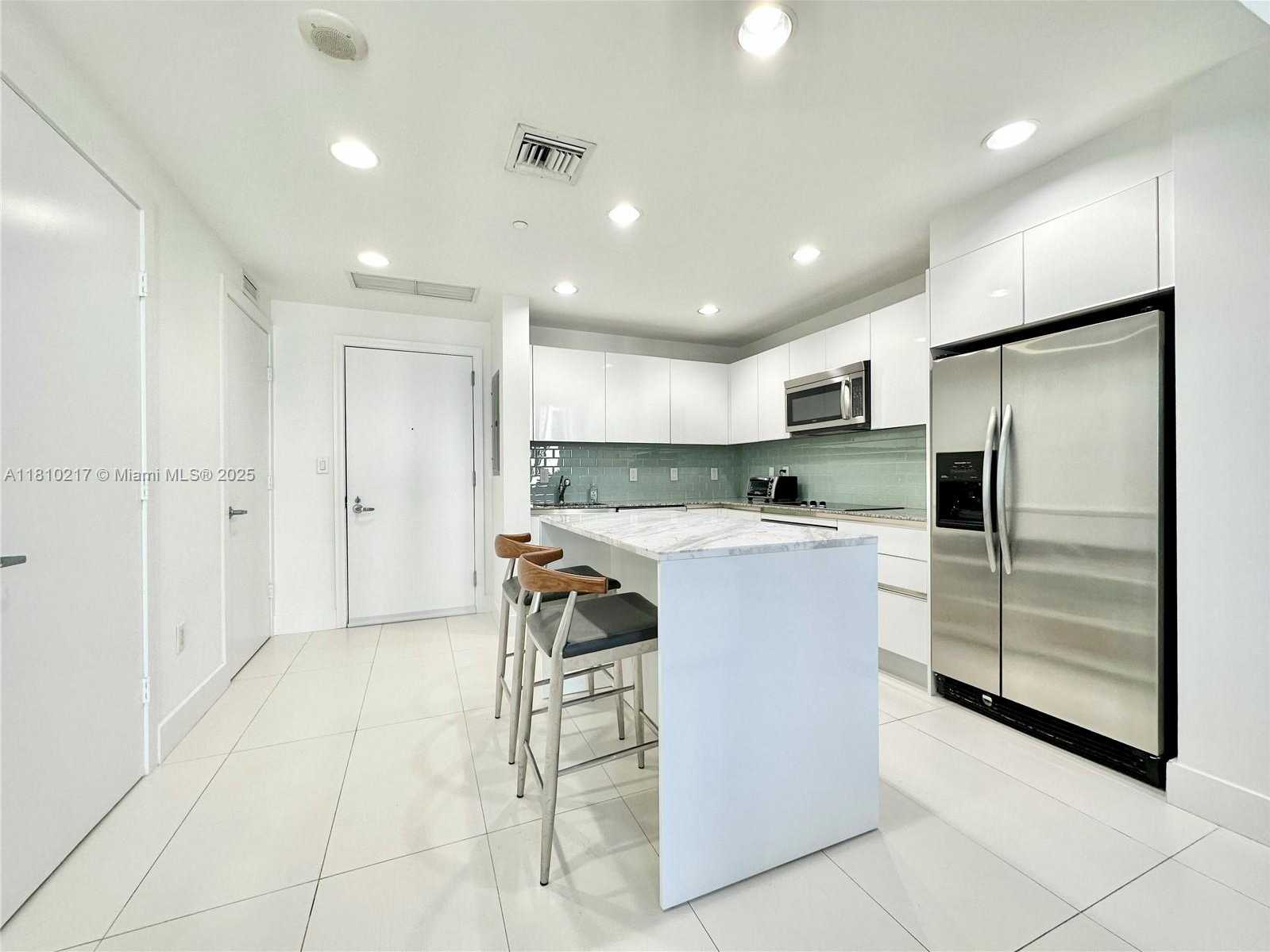 Small Image of 1060 BRICKELL AVE #801, Miami Number 3