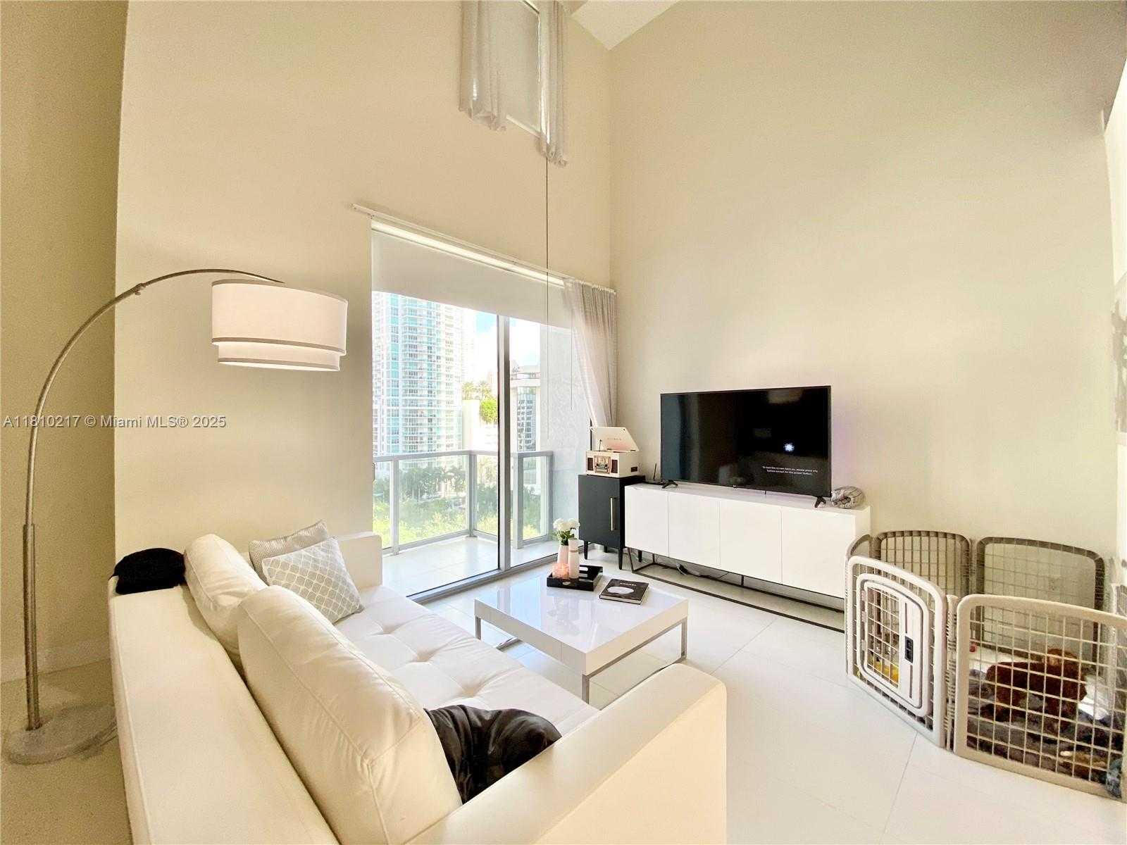 Small Image of 1060 BRICKELL AVE #801, Miami Number 6