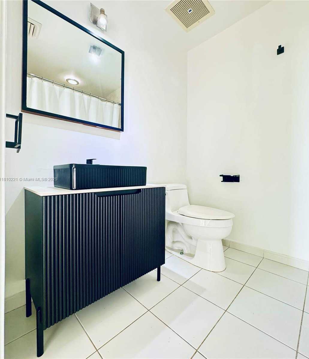 Small Image of 3470 EAST COAST AVE #H1006, Miami Number 7