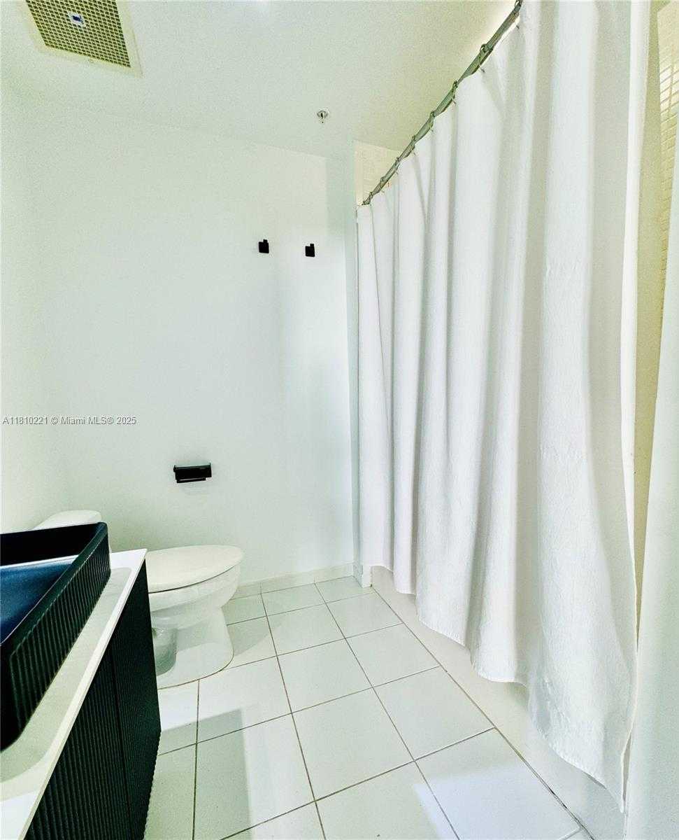 Small Image of 3470 EAST COAST AVE #H1006, Miami Number 9