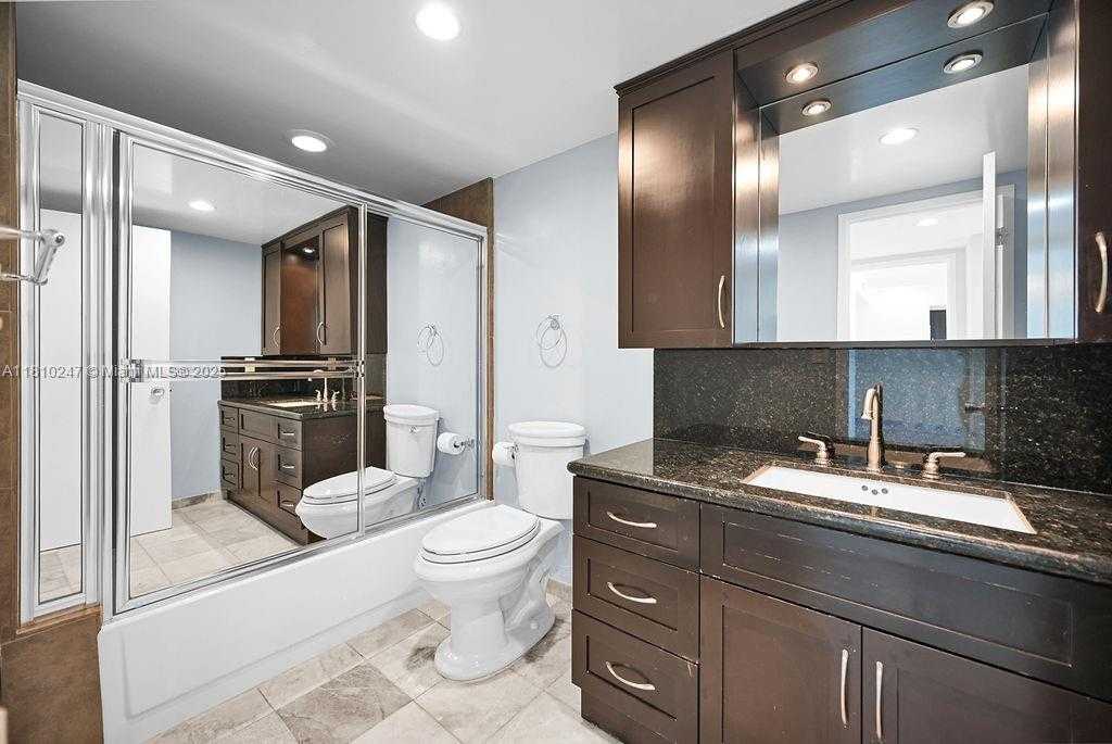 Small Image of 900 BAY DR #905, Miami Beach Number 14