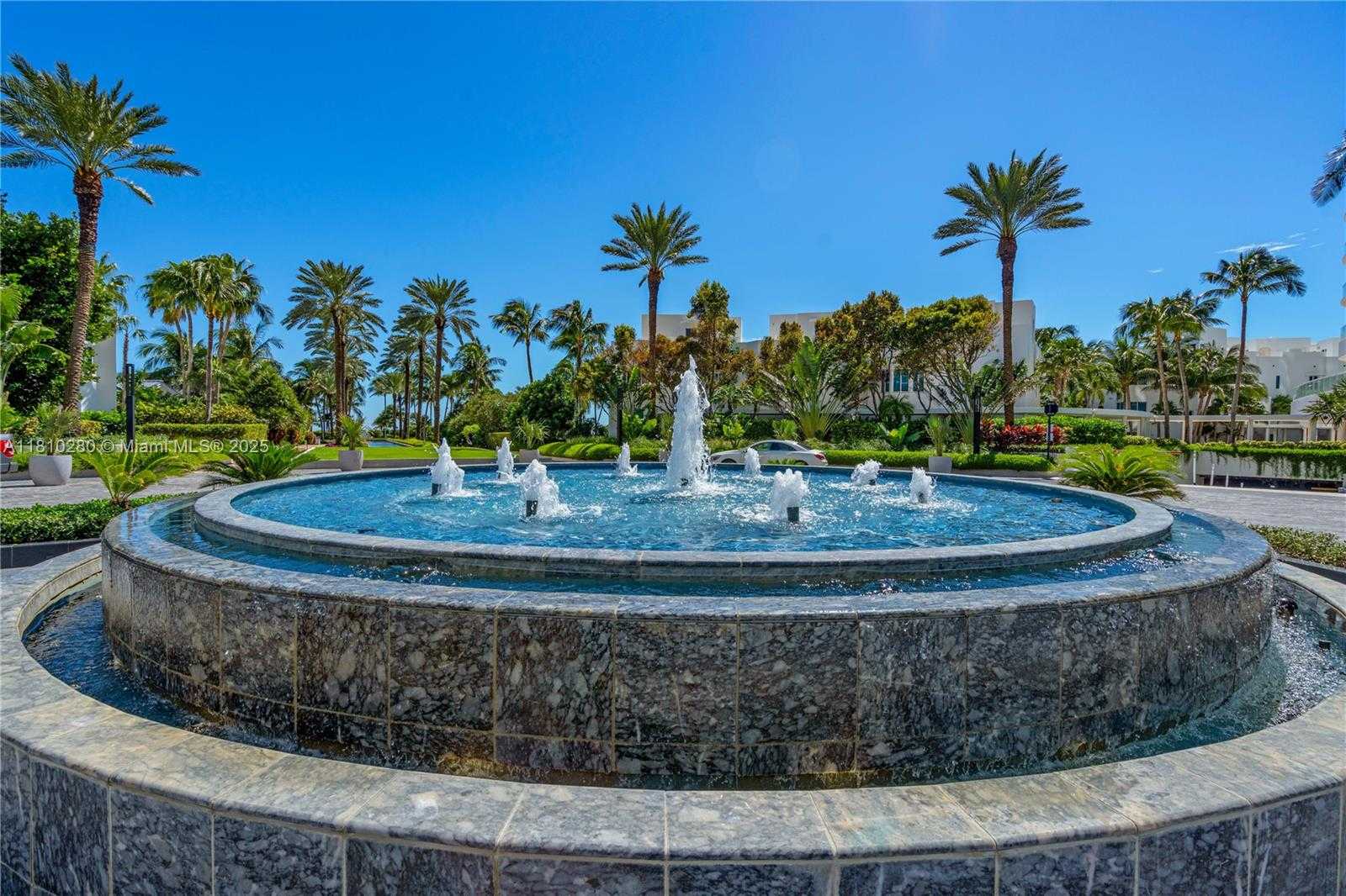 Small Image of 50 SOUTH POINTE DR #606, Miami Beach Number 17