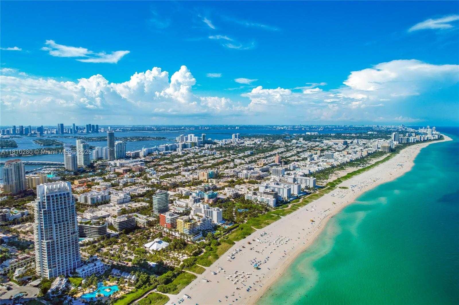 Small Image of 50 SOUTH POINTE DR #606, Miami Beach Number 32