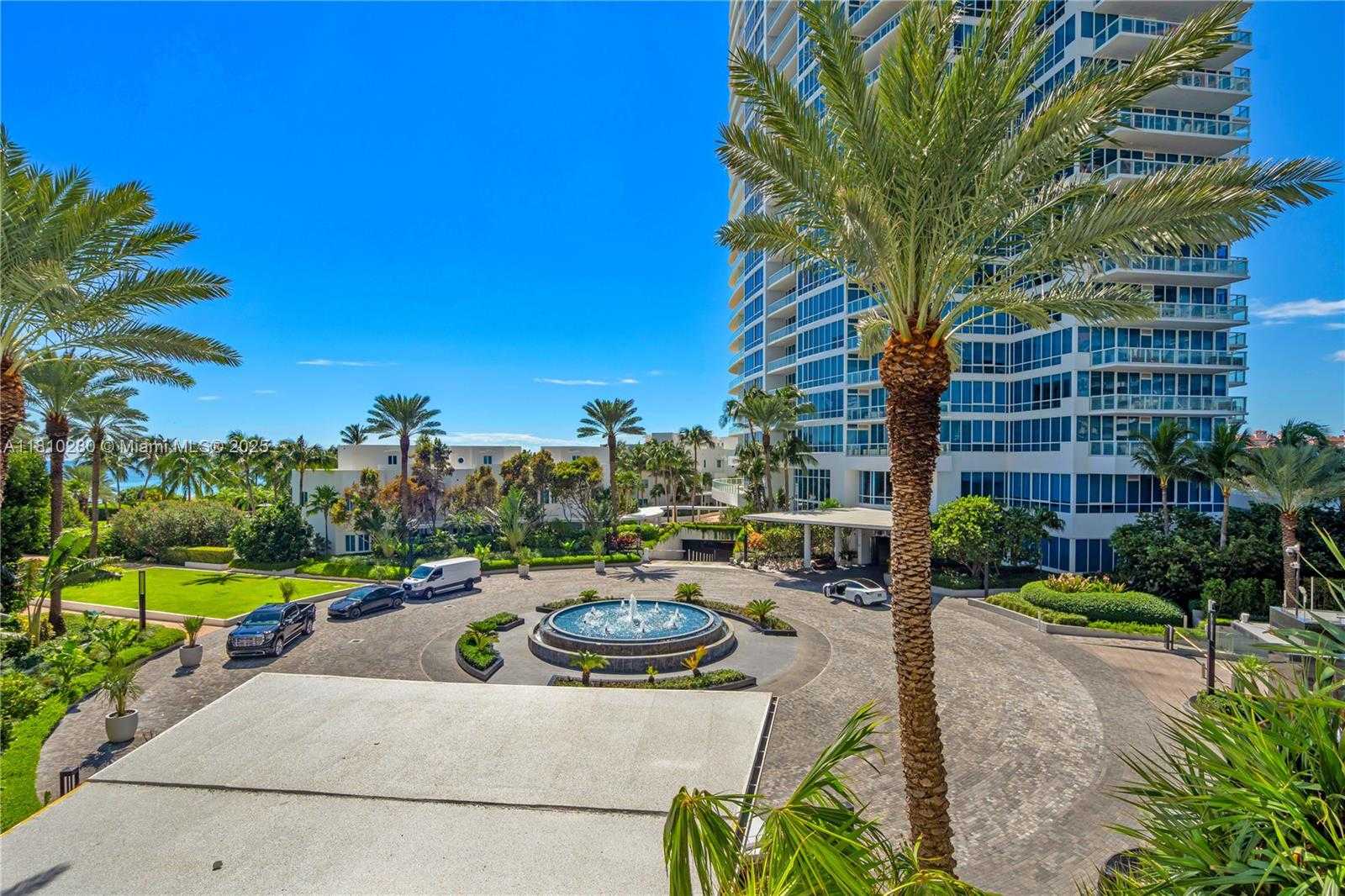 Small Image of 50 SOUTH POINTE DR #606, Miami Beach Number 5